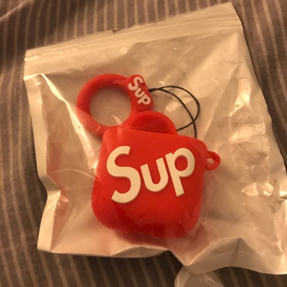 Air pods cases - Picture 2 of 2